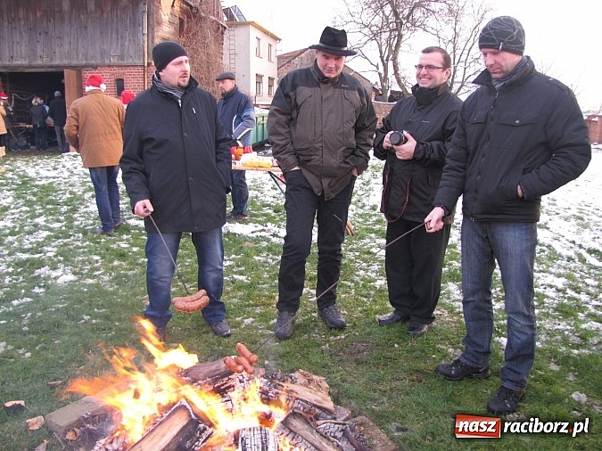 Zdjęcie w galerii na portalu naszraciborz.pl: Mikołaj odwiedził farski ogr&oacute;d w Wojnowicach wiadomości z regionu