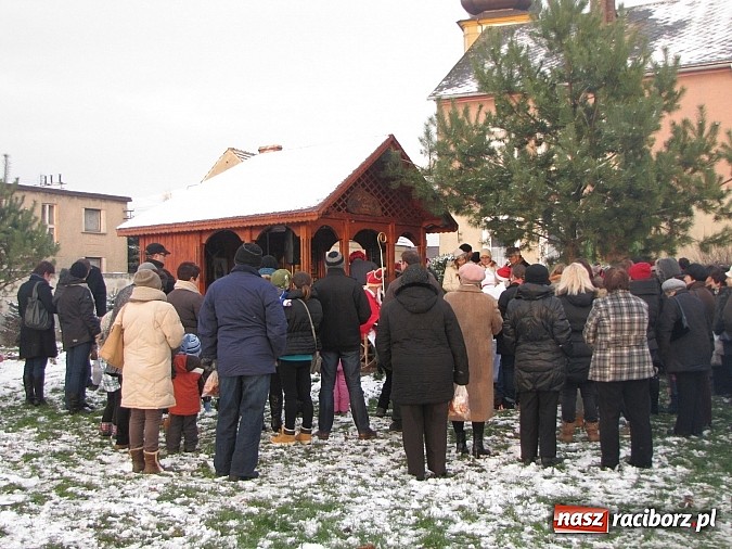 Zdjęcie w galerii na portalu naszraciborz.pl: Mikołaj odwiedził farski ogr&oacute;d w Wojnowicach wiadomości z regionu