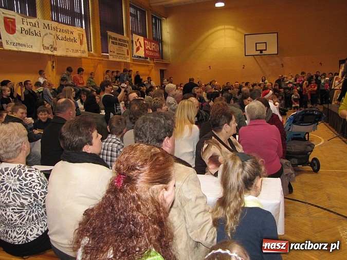 Zdjęcie w galerii na portalu naszraciborz.pl: Świąteczne zapachy i występy w Zespole Szk&oacute;ł w Krzanowicach wiadomości z regionu