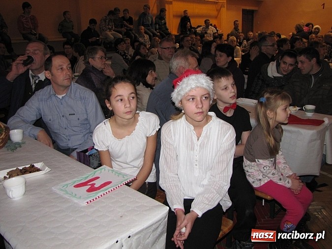 Zdjęcie w galerii na portalu naszraciborz.pl: Świąteczne zapachy i występy w Zespole Szk&oacute;ł w Krzanowicach wiadomości z regionu