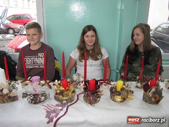 Zdjęcie w galerii na portalu naszraciborz.pl: Świąteczne zapachy i występy w Zespole Szk&oacute;ł w Krzanowicach wiadomości z regionu