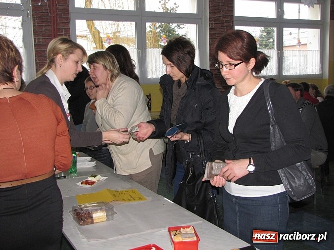Zdjęcie w galerii na portalu naszraciborz.pl: Świąteczne zapachy i występy w Zespole Szk&oacute;ł w Krzanowicach wiadomości z regionu