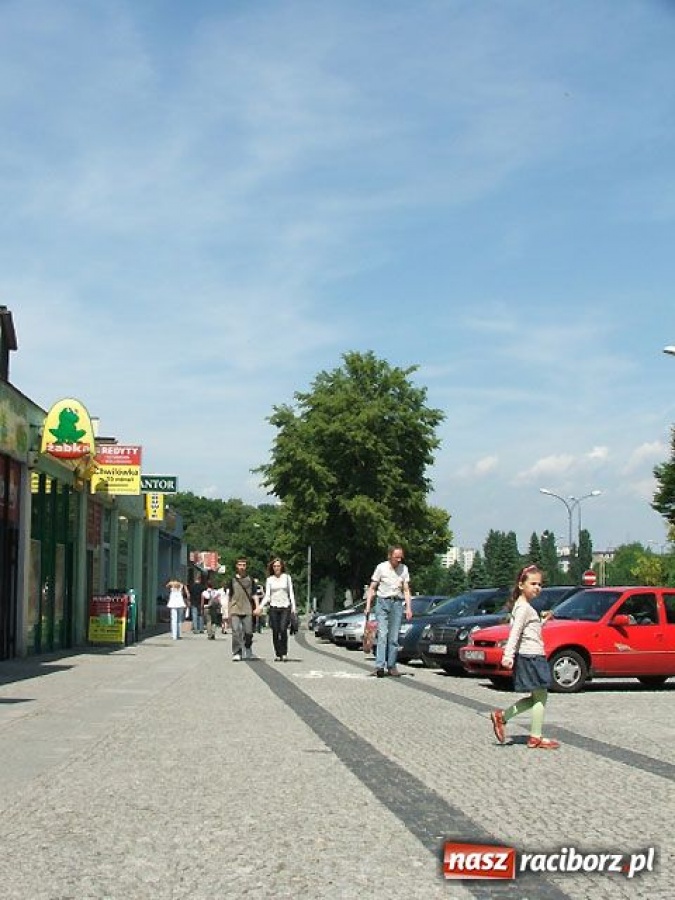 Zdjęcie w galerii na portalu naszraciborz.pl: Ścieżka wadzi przechodniom wiadomości z regionu