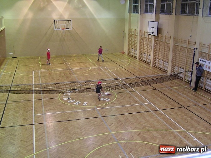 Zdjęcie w galerii na portalu naszraciborz.pl: Święty Mikołaj zawitał do tenisistów wiadomości z regionu