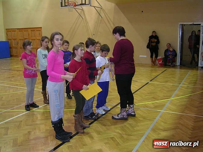 Zdjęcie w galerii na portalu naszraciborz.pl: Święty Mikołaj zawitał do tenisistów wiadomości z regionu