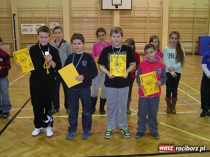 Zdjęcie w galerii na portalu naszraciborz.pl: Święty Mikołaj zawitał do tenisistów wiadomości z regionu