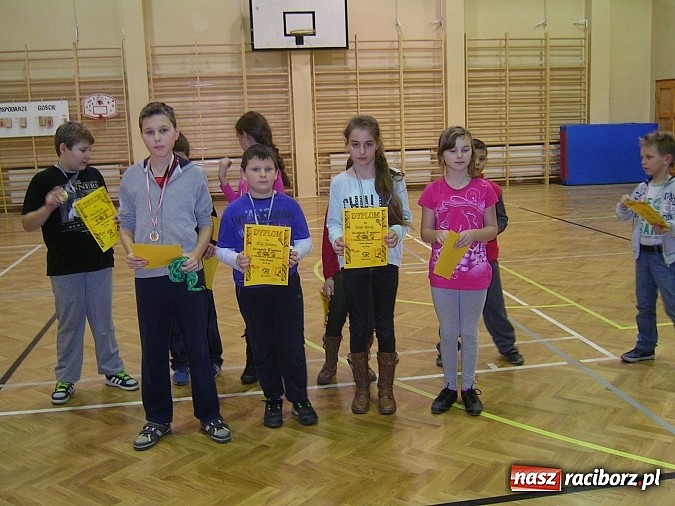 Zdjęcie w galerii na portalu naszraciborz.pl: Święty Mikołaj zawitał do tenisistów wiadomości z regionu