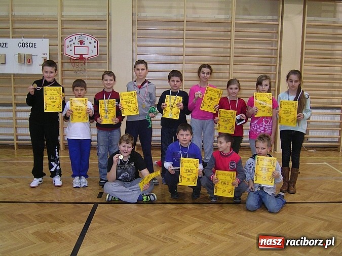 Zdjęcie w galerii na portalu naszraciborz.pl: Święty Mikołaj zawitał do tenisistów wiadomości z regionu
