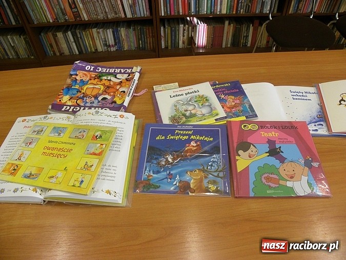 Zdjęcie w galerii na portalu naszraciborz.pl: Na Mikołajki Włącz książkę Włącz czytanie wiadomości z regionu