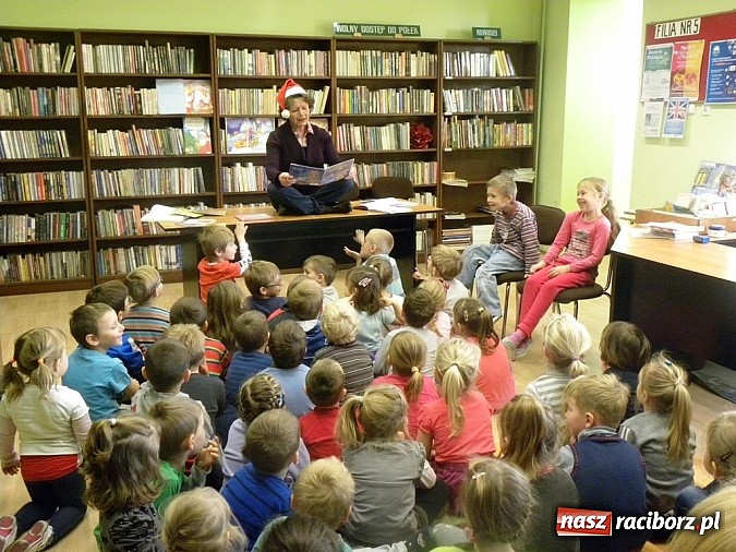 Zdjęcie w galerii na portalu naszraciborz.pl: Na Mikołajki Włącz książkę Włącz czytanie wiadomości z regionu