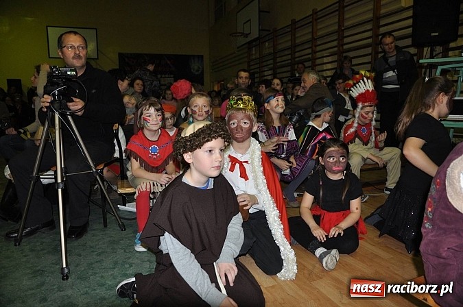 Zdjęcie w galerii na portalu naszraciborz.pl: Wielki świąteczny kiermasz w SP 1 na Ostrogu wiadomości z regionu