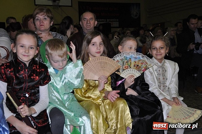 Zdjęcie w galerii na portalu naszraciborz.pl: Wielki świąteczny kiermasz w SP 1 na Ostrogu wiadomości z regionu