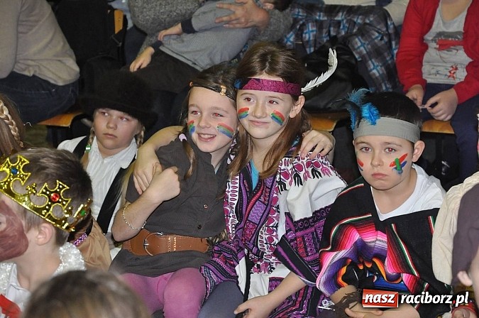 Zdjęcie w galerii na portalu naszraciborz.pl: Wielki świąteczny kiermasz w SP 1 na Ostrogu wiadomości z regionu