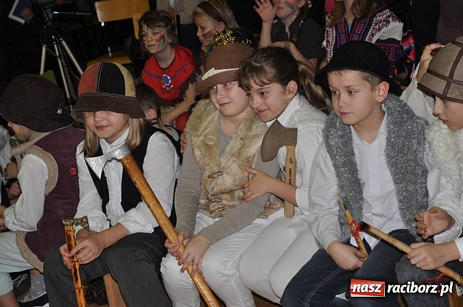 Zdjęcie w galerii na portalu naszraciborz.pl: Wielki świąteczny kiermasz w SP 1 na Ostrogu wiadomości z regionu