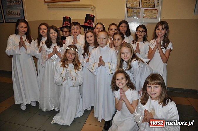 Zdjęcie w galerii na portalu naszraciborz.pl: Wielki świąteczny kiermasz w SP 1 na Ostrogu wiadomości z regionu