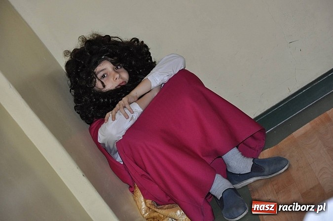 Zdjęcie w galerii na portalu naszraciborz.pl: Wielki świąteczny kiermasz w SP 1 na Ostrogu wiadomości z regionu