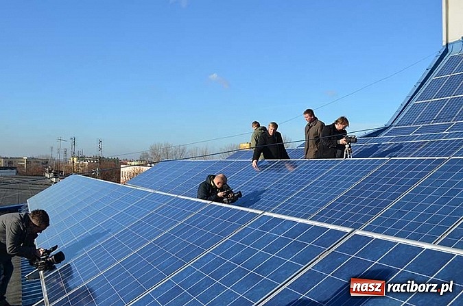 Zdjęcie w galerii na portalu naszraciborz.pl: Ekokonferencja na dachu kościoła wiadomości z regionu