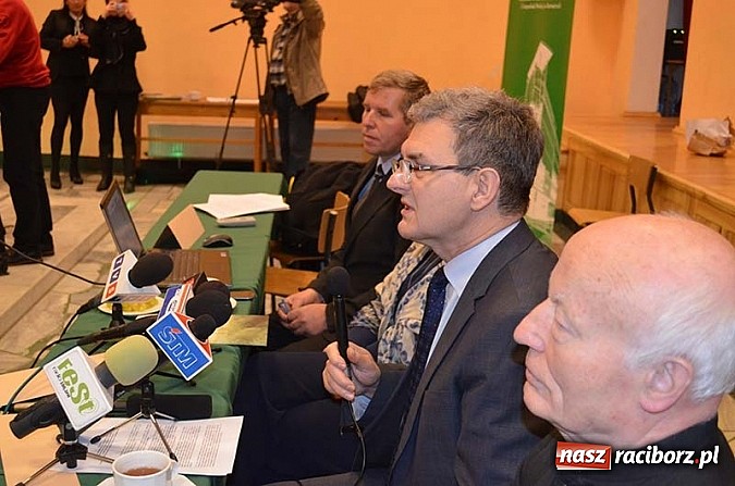 Zdjęcie w galerii na portalu naszraciborz.pl: Ekokonferencja na dachu kościoła wiadomości z regionu