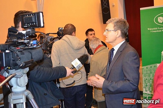 Zdjęcie w galerii na portalu naszraciborz.pl: Ekokonferencja na dachu kościoła wiadomości z regionu