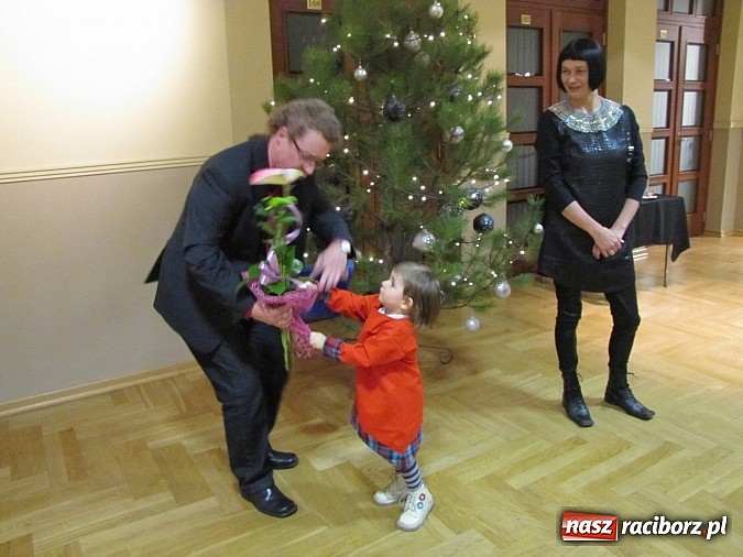 Zdjęcie w galerii na portalu naszraciborz.pl: Gdzieś w nas - wernisaż wystawy Ostrowskich wiadomości z regionu