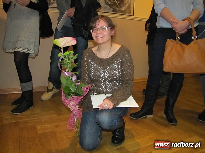 Zdjęcie w galerii na portalu naszraciborz.pl: Gdzieś w nas - wernisaż wystawy Ostrowskich wiadomości z regionu