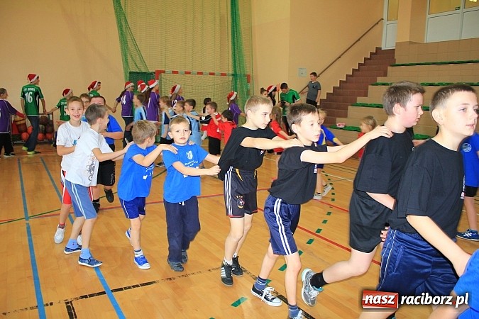 Zdjęcie w galerii na portalu naszraciborz.pl: W Rudniku odbył się turniej mikołajkowy wiadomości z regionu