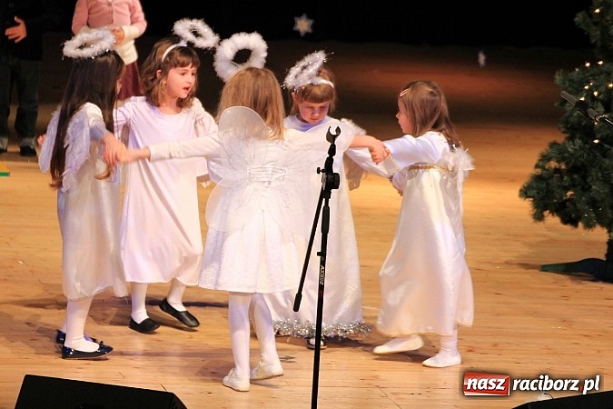 Zdjęcie w galerii na portalu naszraciborz.pl: Śnieżna Pastorałka - widowisko w RCK-u wiadomości z regionu