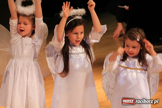 Zdjęcie w galerii na portalu naszraciborz.pl: Śnieżna Pastorałka - widowisko w RCK-u wiadomości z regionu