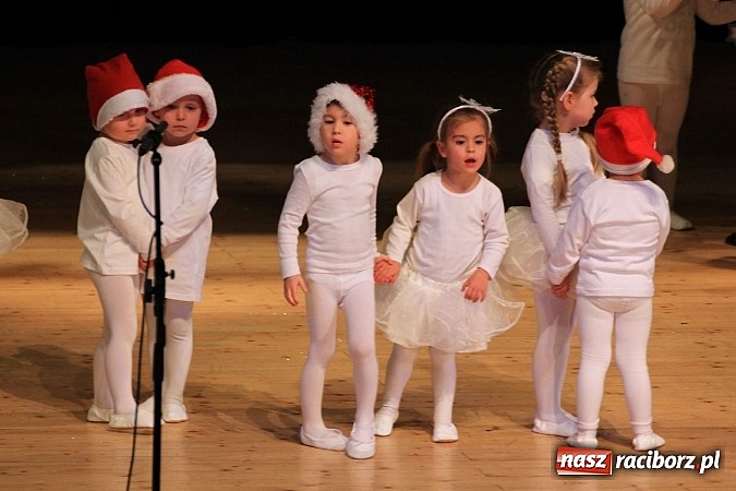 Zdjęcie w galerii na portalu naszraciborz.pl: Śnieżna Pastorałka - widowisko w RCK-u wiadomości z regionu