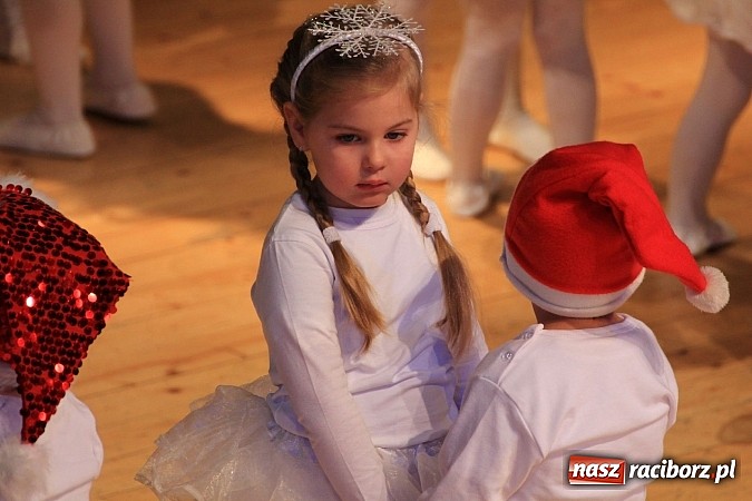 Zdjęcie w galerii na portalu naszraciborz.pl: Śnieżna Pastorałka - widowisko w RCK-u wiadomości z regionu