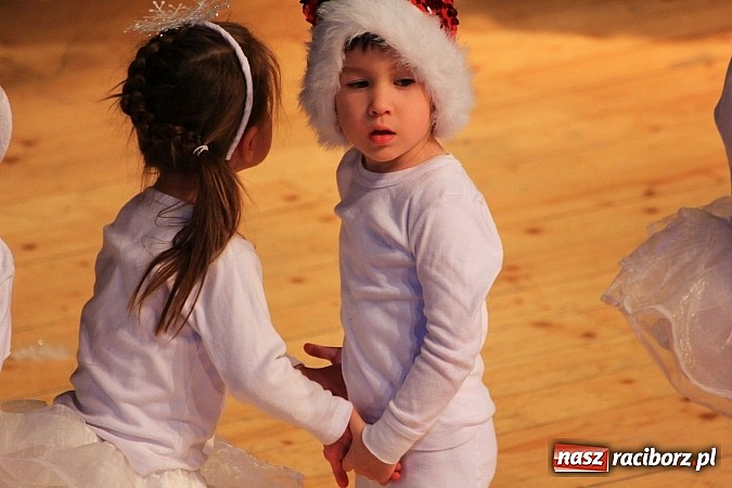 Zdjęcie w galerii na portalu naszraciborz.pl: Śnieżna Pastorałka - widowisko w RCK-u wiadomości z regionu