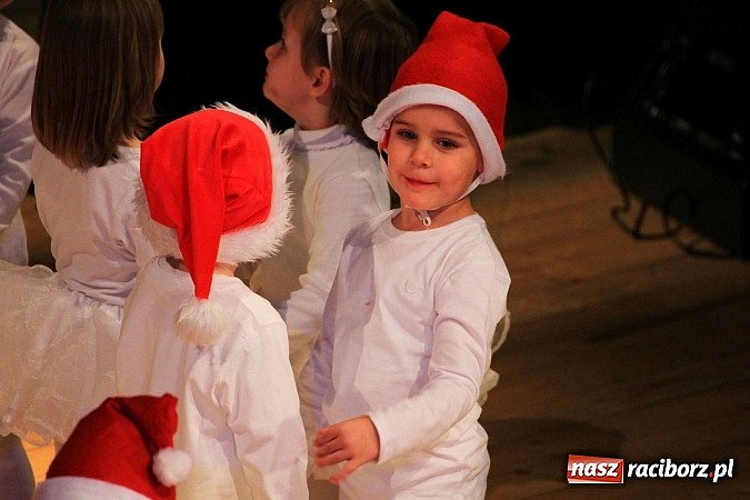 Zdjęcie w galerii na portalu naszraciborz.pl: Śnieżna Pastorałka - widowisko w RCK-u wiadomości z regionu