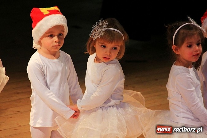 Zdjęcie w galerii na portalu naszraciborz.pl: Śnieżna Pastorałka - widowisko w RCK-u wiadomości z regionu
