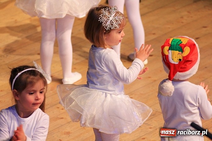 Zdjęcie w galerii na portalu naszraciborz.pl: Śnieżna Pastorałka - widowisko w RCK-u wiadomości z regionu
