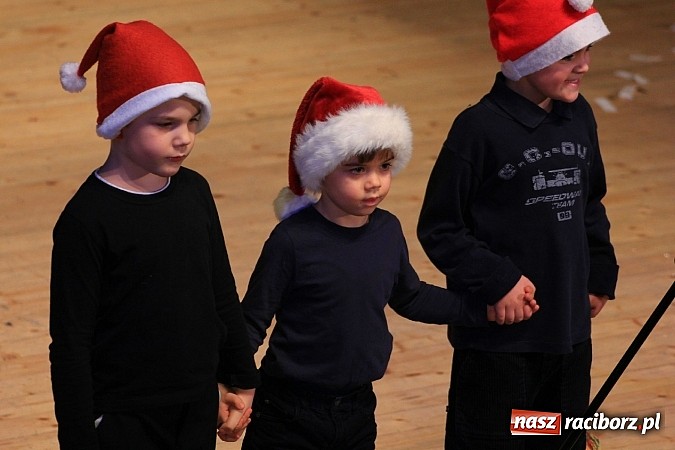 Zdjęcie w galerii na portalu naszraciborz.pl: Śnieżna Pastorałka - widowisko w RCK-u wiadomości z regionu