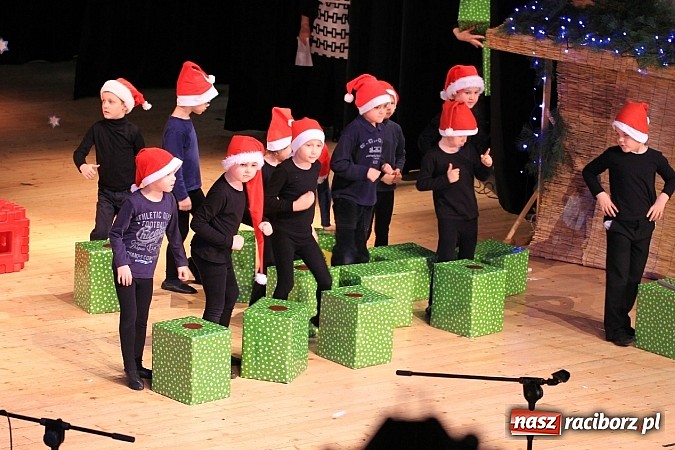 Zdjęcie w galerii na portalu naszraciborz.pl: Śnieżna Pastorałka - widowisko w RCK-u wiadomości z regionu