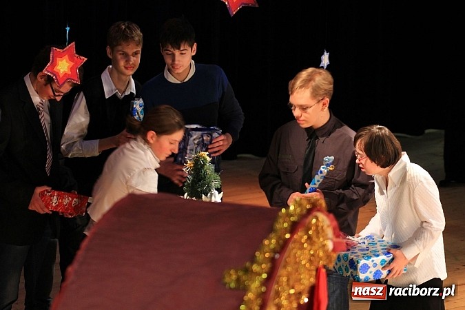 Zdjęcie w galerii na portalu naszraciborz.pl: Śnieżna Pastorałka - widowisko w RCK-u wiadomości z regionu