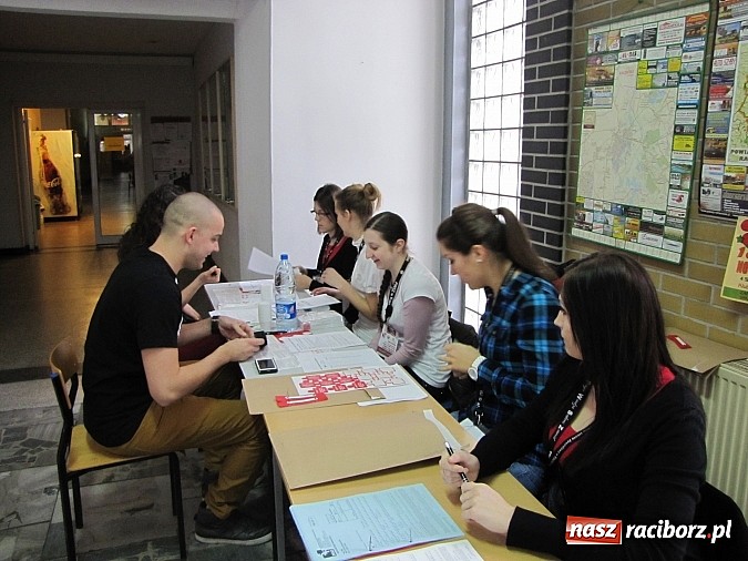 Zdjęcie w galerii na portalu naszraciborz.pl: PWSZ: Studenci wspólnie przeciw białaczce wiadomości z regionu