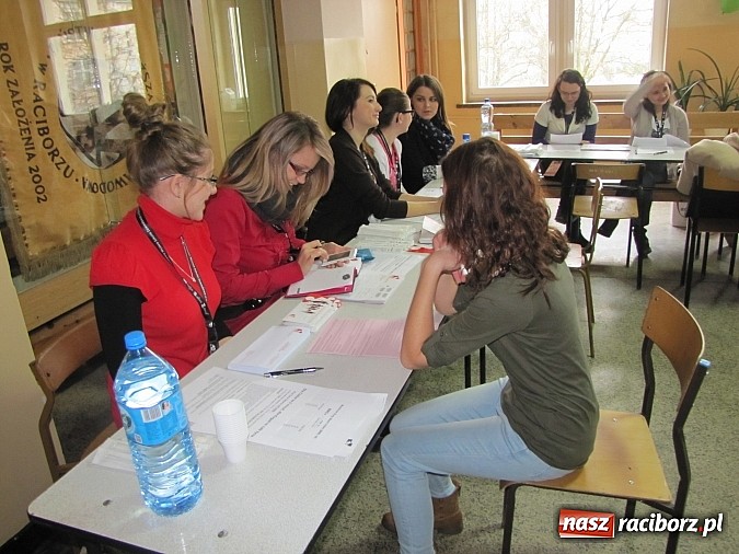 Zdjęcie w galerii na portalu naszraciborz.pl: PWSZ: Studenci wspólnie przeciw białaczce wiadomości z regionu