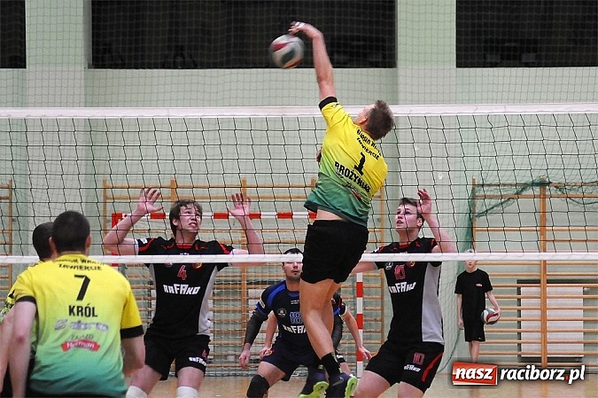 Zdjęcie w galerii na portalu naszraciborz.pl: Lider z Zawiercia zgarnął trzy punkty wiadomości z regionu