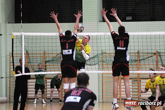 Zdjęcie w galerii na portalu naszraciborz.pl: Lider z Zawiercia zgarnął trzy punkty wiadomości z regionu