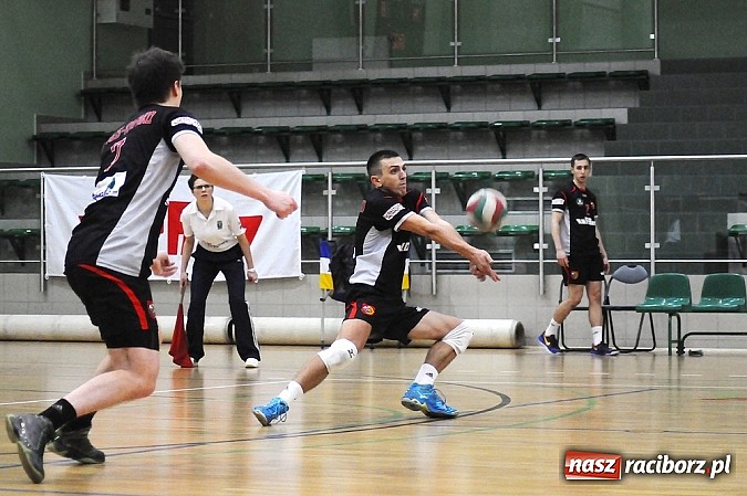 Zdjęcie w galerii na portalu naszraciborz.pl: Lider z Zawiercia zgarnął trzy punkty wiadomości z regionu