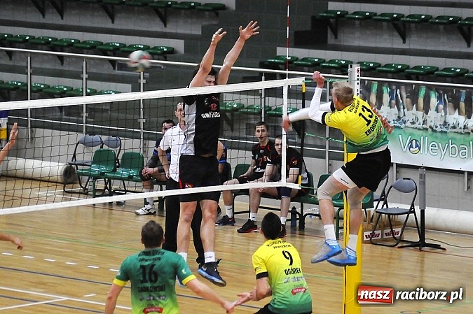 Zdjęcie w galerii na portalu naszraciborz.pl: Lider z Zawiercia zgarnął trzy punkty wiadomości z regionu