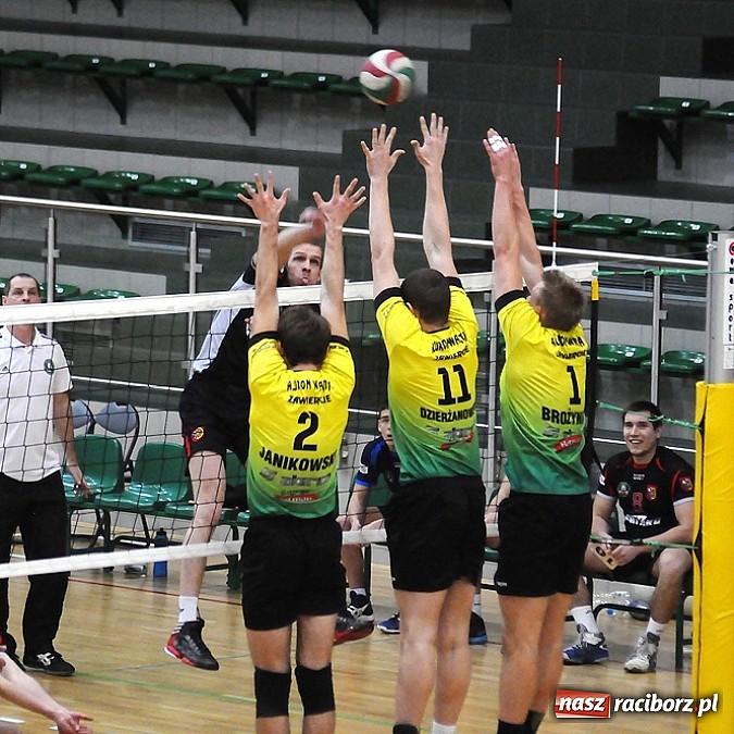 Zdjęcie w galerii na portalu naszraciborz.pl: Lider z Zawiercia zgarnął trzy punkty wiadomości z regionu