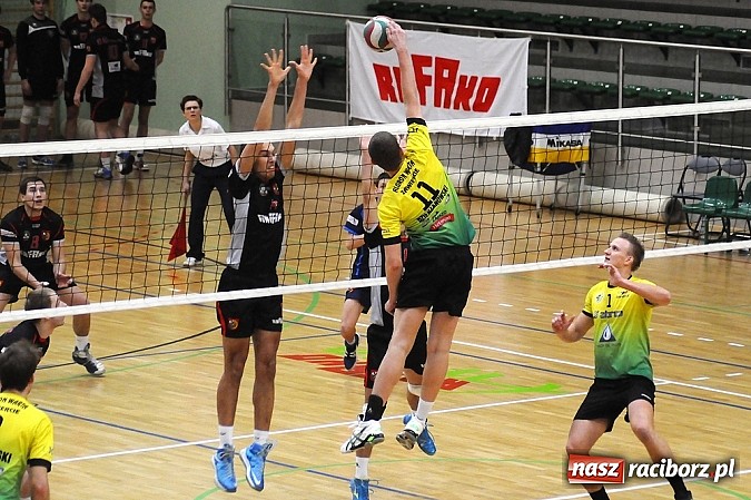 Zdjęcie w galerii na portalu naszraciborz.pl: Lider z Zawiercia zgarnął trzy punkty wiadomości z regionu