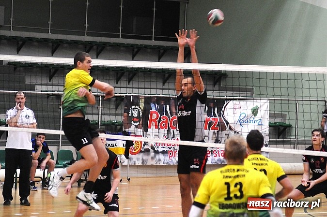 Zdjęcie w galerii na portalu naszraciborz.pl: Lider z Zawiercia zgarnął trzy punkty wiadomości z regionu