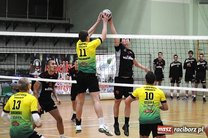 Zdjęcie w galerii na portalu naszraciborz.pl: Lider z Zawiercia zgarnął trzy punkty wiadomości z regionu