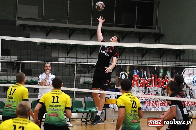 Zdjęcie w galerii na portalu naszraciborz.pl: Lider z Zawiercia zgarnął trzy punkty wiadomości z regionu