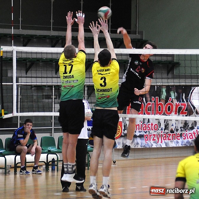 Zdjęcie w galerii na portalu naszraciborz.pl: Lider z Zawiercia zgarnął trzy punkty wiadomości z regionu