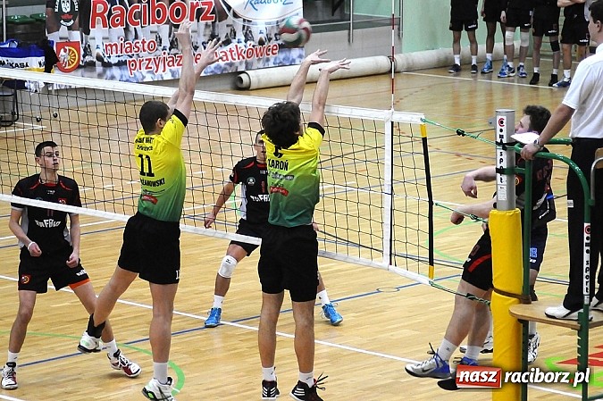 Zdjęcie w galerii na portalu naszraciborz.pl: Lider z Zawiercia zgarnął trzy punkty wiadomości z regionu